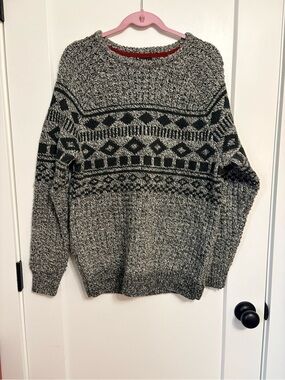 Far West Men's Black and Gray Patterned Crewneck Sweater